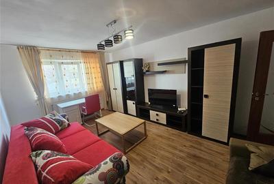 Apartament cu 2 camere decomandat în Micro IV - 25