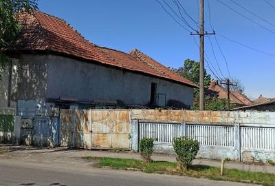 Casă cu 4 camere cu Teren 1250 Mp în Drăgășani - 1