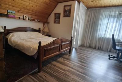 Casă cu 5 camere cu Teren 1500 Mp în Central - 1