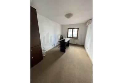 Casă individuală cu 16 camere cu Canalizare în P-ța Romană - 13