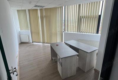 Spațiu comercial, de 2,500 mp, în Podul de Piatră - 3