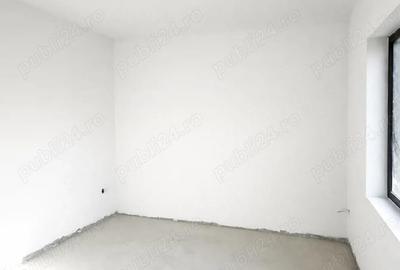 Casă cu 7 camere cu Teren 500 Mp în Central - 1