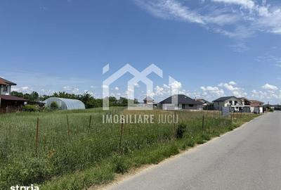 Teren de 1400 mp, în Jucu