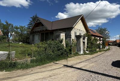 Casă individuală cu 4 camere cu Canalizare în Central - 7