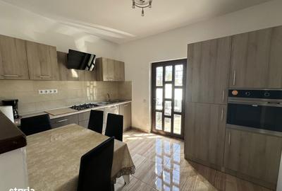 Casă cu 3 camere cu Teren 810 Mp în Central - 1