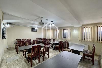 Vila/Pensiune cu 3 corpuri, 34 de camere, sala de fitness - Central - 1