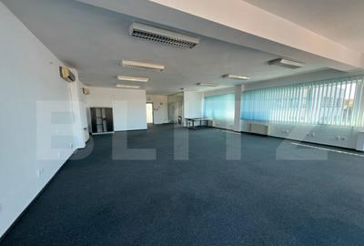 Spațiu comercial, de 140 mp, în Central - 3