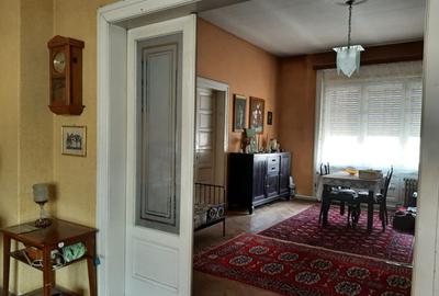 Casa centrala singur in curte - 3