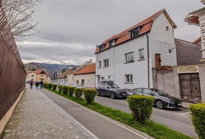 Locuinta cu caracter,doua niveluri,4 camere,terasa,garaj,curte,Centru Istoric Br - 44