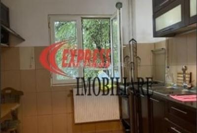 Apartament cu 4 camere decomandat în Titan