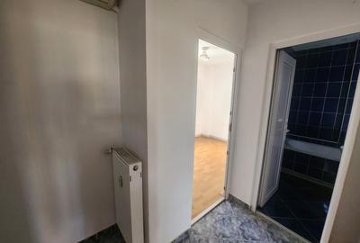 Apartament cu 4 camere decomandat în Central - 2