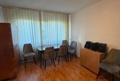 Apartament cu 3 camere semidecomandat în Orizont - 2