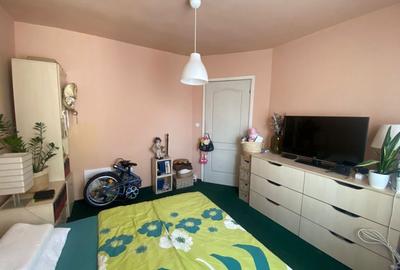 Apartament cu 4 camere decomandat în Petros - 3