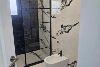 Casă cu 7 camere cu Teren 412 Mp în Malu Mare - 7