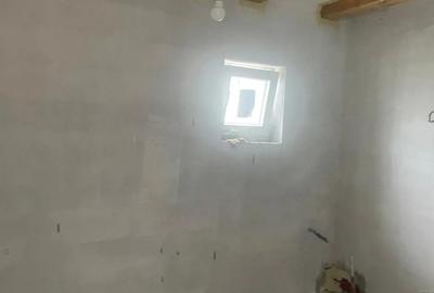 Vand sau schimb cu apartament si diferenta - 4