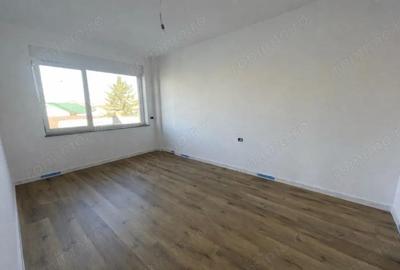 Apartament cu 3 camere decomandat în Siloz - 11