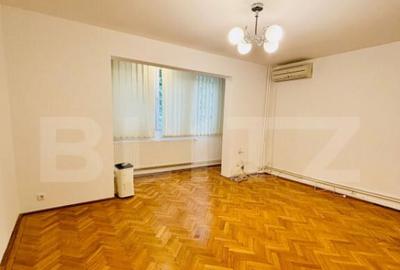 Apartament cu 4 camere, decomandat, cu garaj, zona Medicina - 2