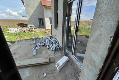 Vand vila noua in Fantanele,Arad, 15 min.centru,cartier nou,P+1, st.310 mp.la gri - 1