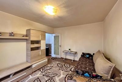 Apartament cu 2 camere semidecomandat, mobilat în Malu Roșu