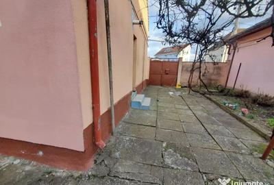 Apartament cu 3 camere decomandat în Pârneava - 5