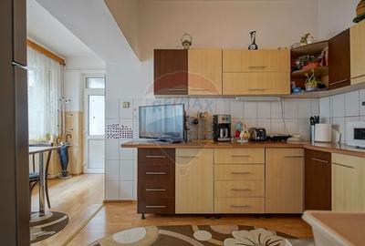 Casa spatioasa cu teren generos, in zona centrala a Sacelelor - 14