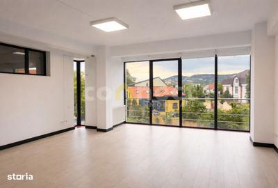 Spațiu comercial, de 100 mp, în Central