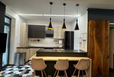 Apartament cu 3 camere decomandat în Florilor - 5