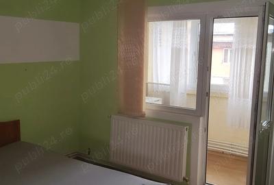 Vand apartament cu 4 camere decomandate in Caransebe?, cartier Pipirig, et.4 - 13