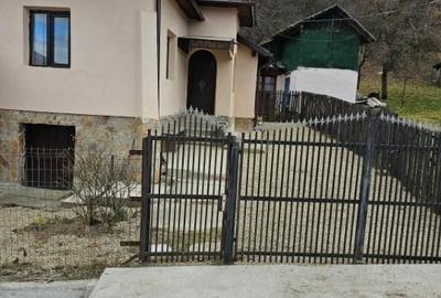 Casă individuală cu 3 camere cu Teren 3500 Mp în Sud - 2