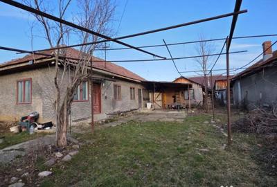 Casă cu 3 camere cu Teren 491 Mp în Central - 9