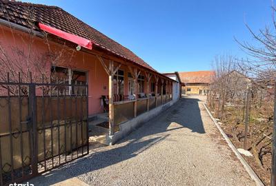 Casă cu 4 camere cu Teren 1527 Mp în Brateș - 2