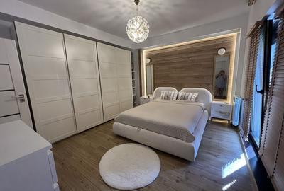 Apartament cu 3 camere decomandat în Palazu Mare - 1