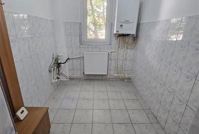 Etajul 2 - Alexandru - Aleea Basarabi , 2 camere semidecomandat, liber - 4