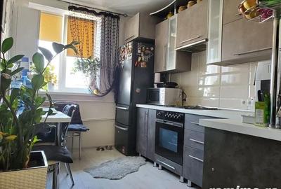 Apartament cu 2 camere decomandat în Mihai Bravu