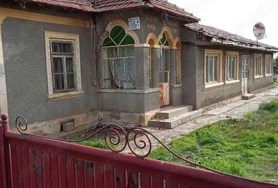 Casă cu 5 camere în Central - 1