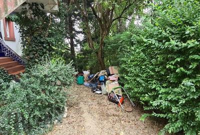 Casă cu 3 camere cu Teren 1640 Mp în Central - 6