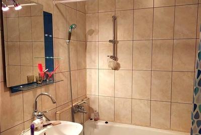 Apartament semidecomandat în Rahova - 1