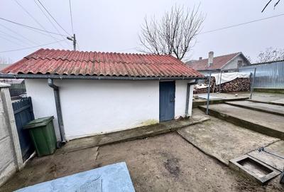 Casă cu 3 camere cu Canalizare în Central - 4