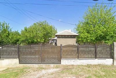 Casă cu 3 camere cu Teren 302 Mp în Topalu - 2