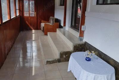 Casa de vanzare 6 camere - 2