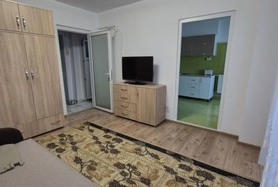Garsonieră decomandată în Micro 11 - 2