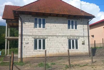Casa de vanzare