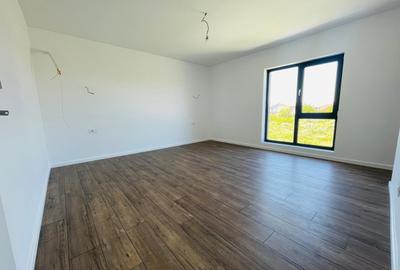 Casă cu 4 camere cu Teren 450 Mp în Domnești - 5