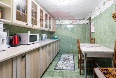 Casă cu 6 camere cu Teren 458.01000976562 Mp în Rahova - 11