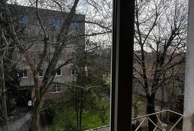 Apartament cu 3 camere semidecomandat în Intim - 8