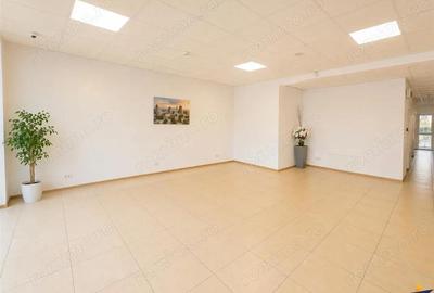 Spațiu comercial, de 192 mp, în Tractorul - 3