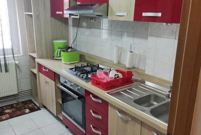 Inchiriez apartament - 3