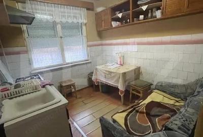Apartament cu 3 camere semidecomandat în Central - 6
