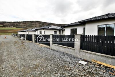 Casă la cheie  pe 1 nivel  4 cam. 2 bai ,650 mp. teren - 28