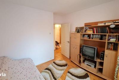 Apartament cu 4 camere decomandat în Calea Dumbrăvii - 2